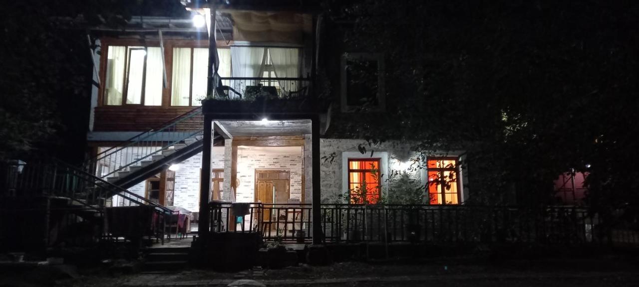 Alex B&B Kapan Екстериор снимка